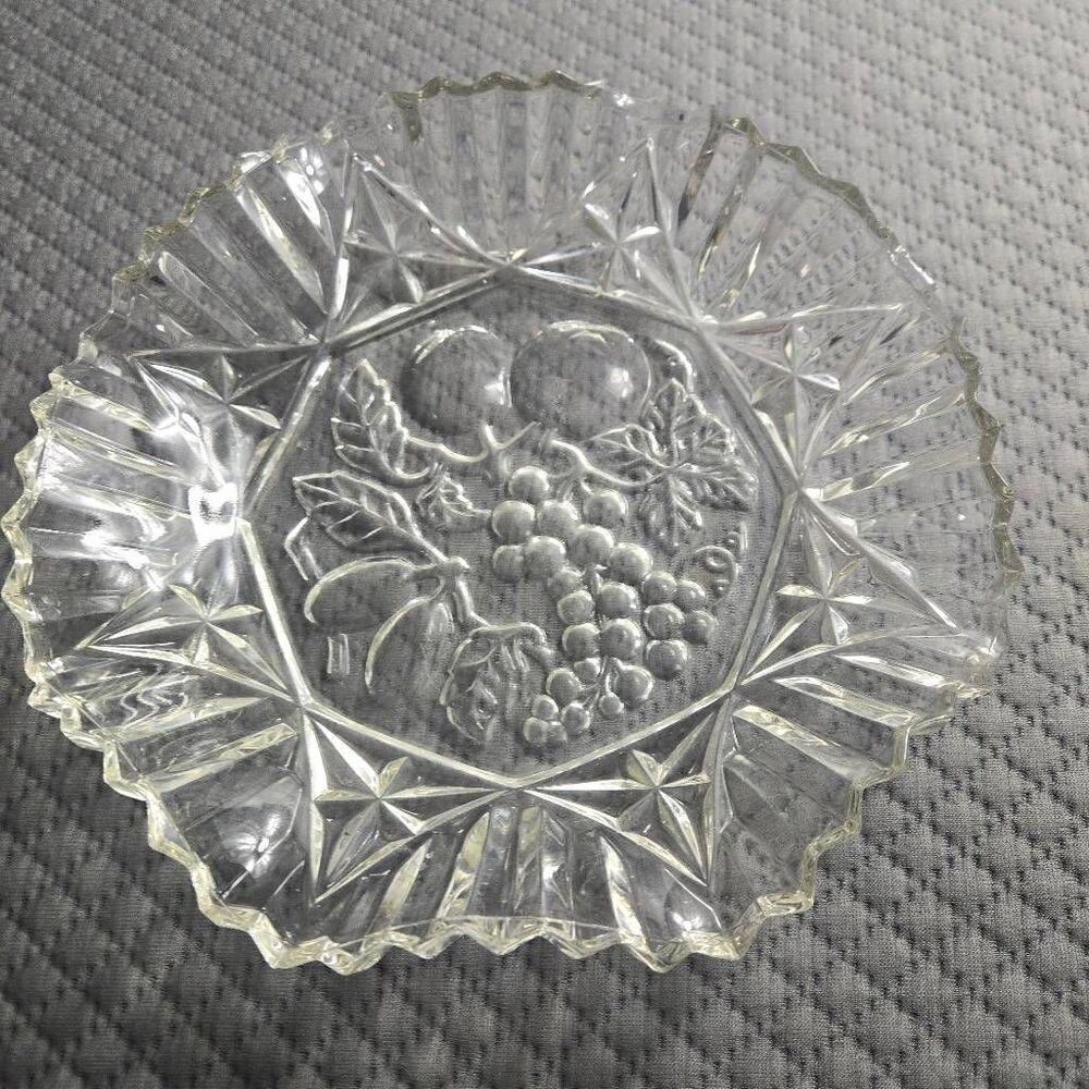 VINTAGE 1950s-60s Federal Glass Pioneer Pattern Ruffled Fruit Bowl - 11 inches